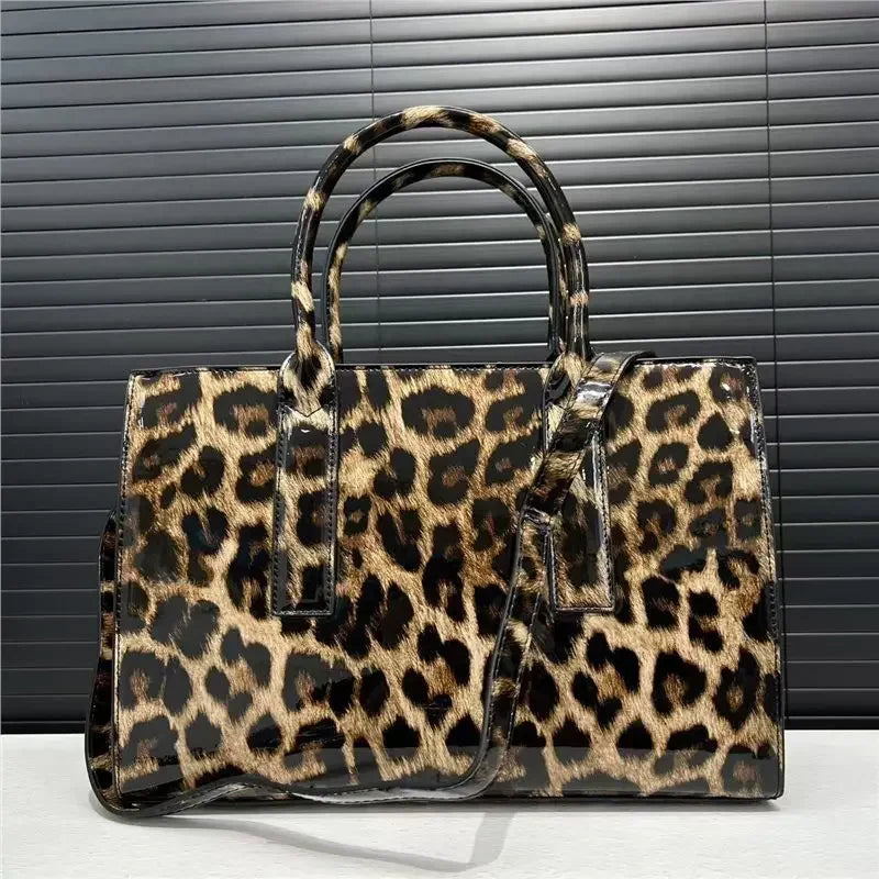 Elegant Large Capacity Lady's Tote Bag Fashionable Leopard Print Single Shoulder Bag High Quality Polyester Fiber Zipper Closure