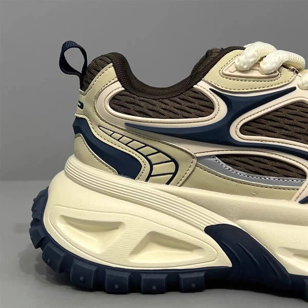 Casual Style Breathable Sporty Men's Shoes Thick Bottom Versatile High-End Lightweight Fashionable Dad Shoes Comfortable Wear