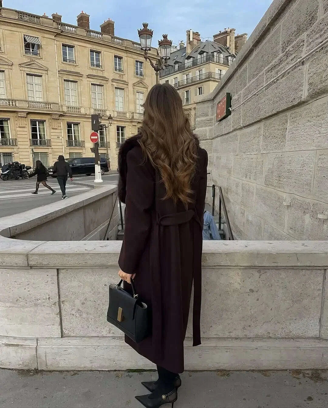 Elegant Fur Collar Woolen Blend Overcoat Women V-neck Full Sleeve Lace Up Loose Long Coat Lady Daily Commute Street Outerwear