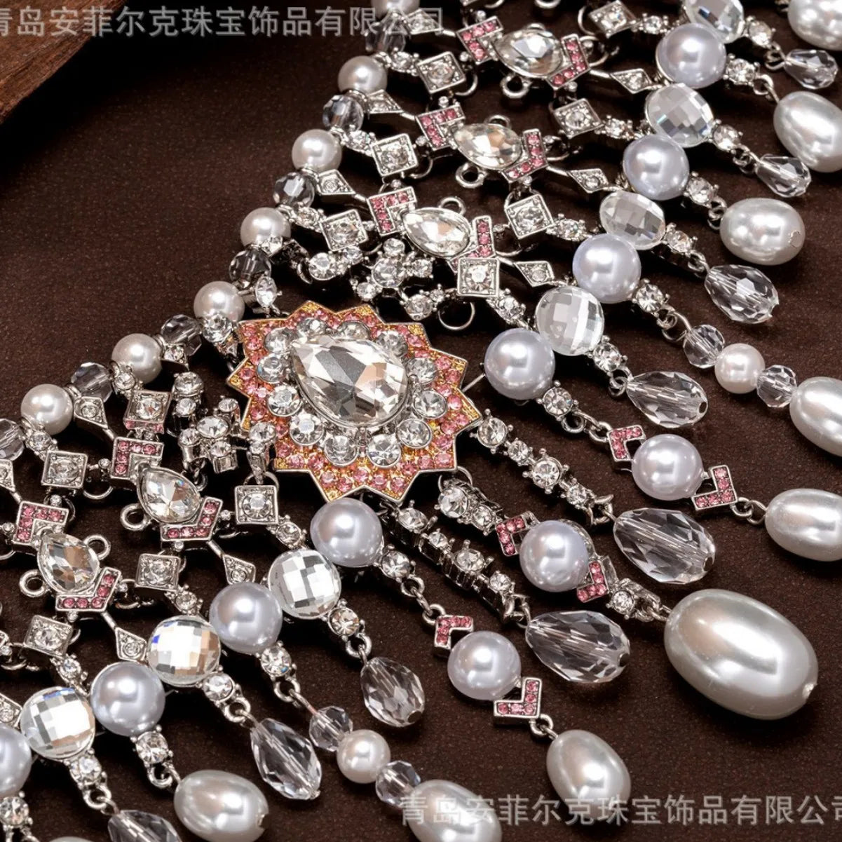 KEQIU Heavy industry imitation pearl tassel necklace, retro court Baroque style bridal dress, luxurious short necklace