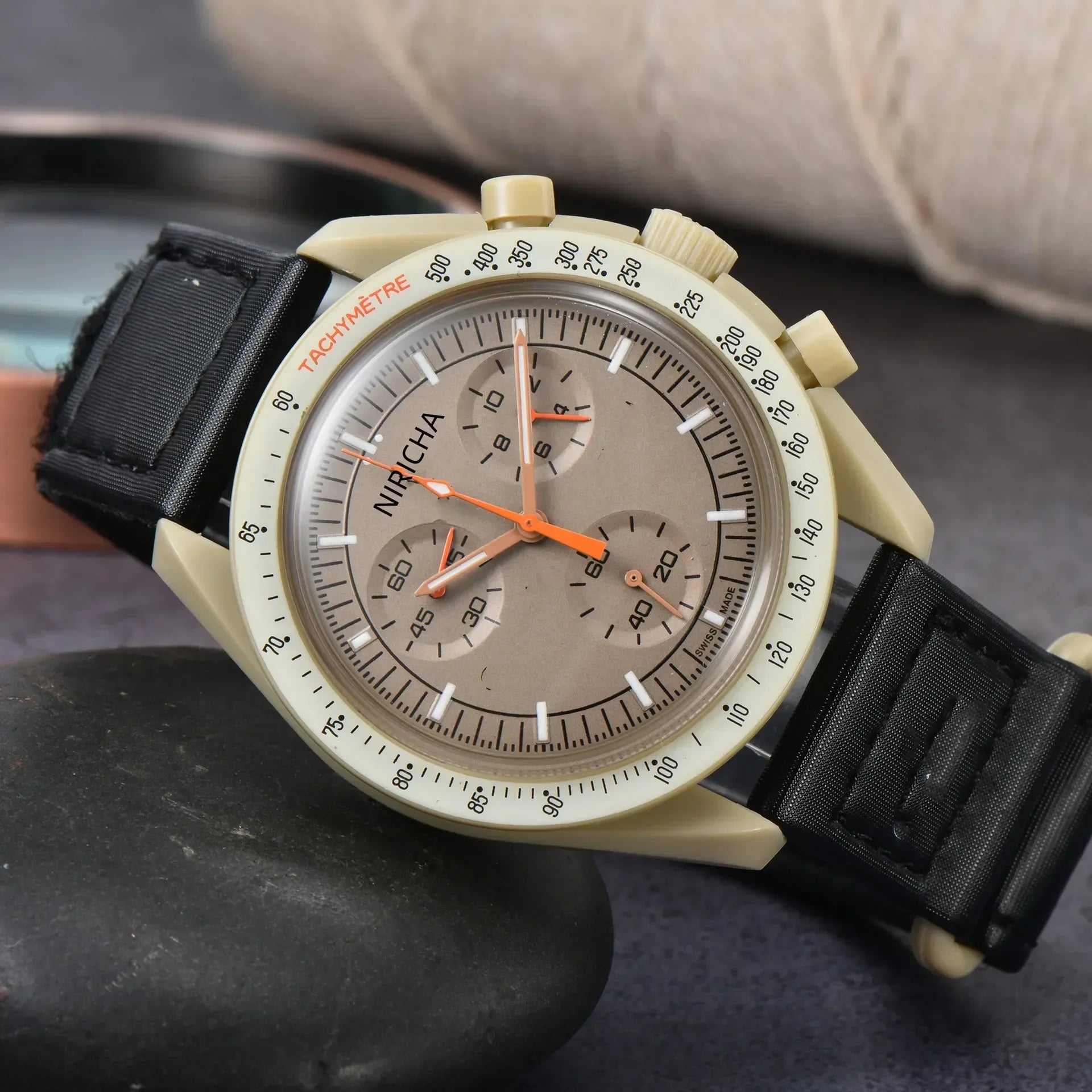 Stylish 2025 Moon Landing Commemorative Watch - Six-Hand Quartz Chronograph for Space Enthusiasts