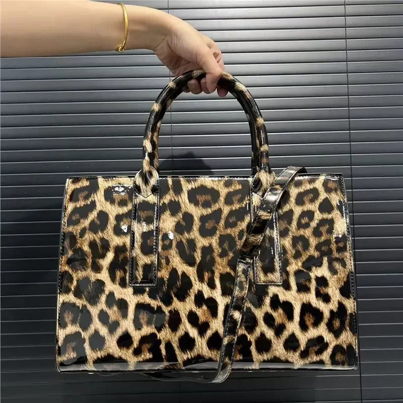 Elegant Large Capacity Lady's Tote Bag Fashionable Leopard Print Single Shoulder Bag High Quality Polyester Fiber Zipper Closure