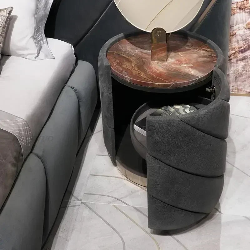 High-end Double Bed Luxury Bedroom Furniture Set Customizable Villa Bedroom Furniture Black Mattress King/Queen Size Bed Frame