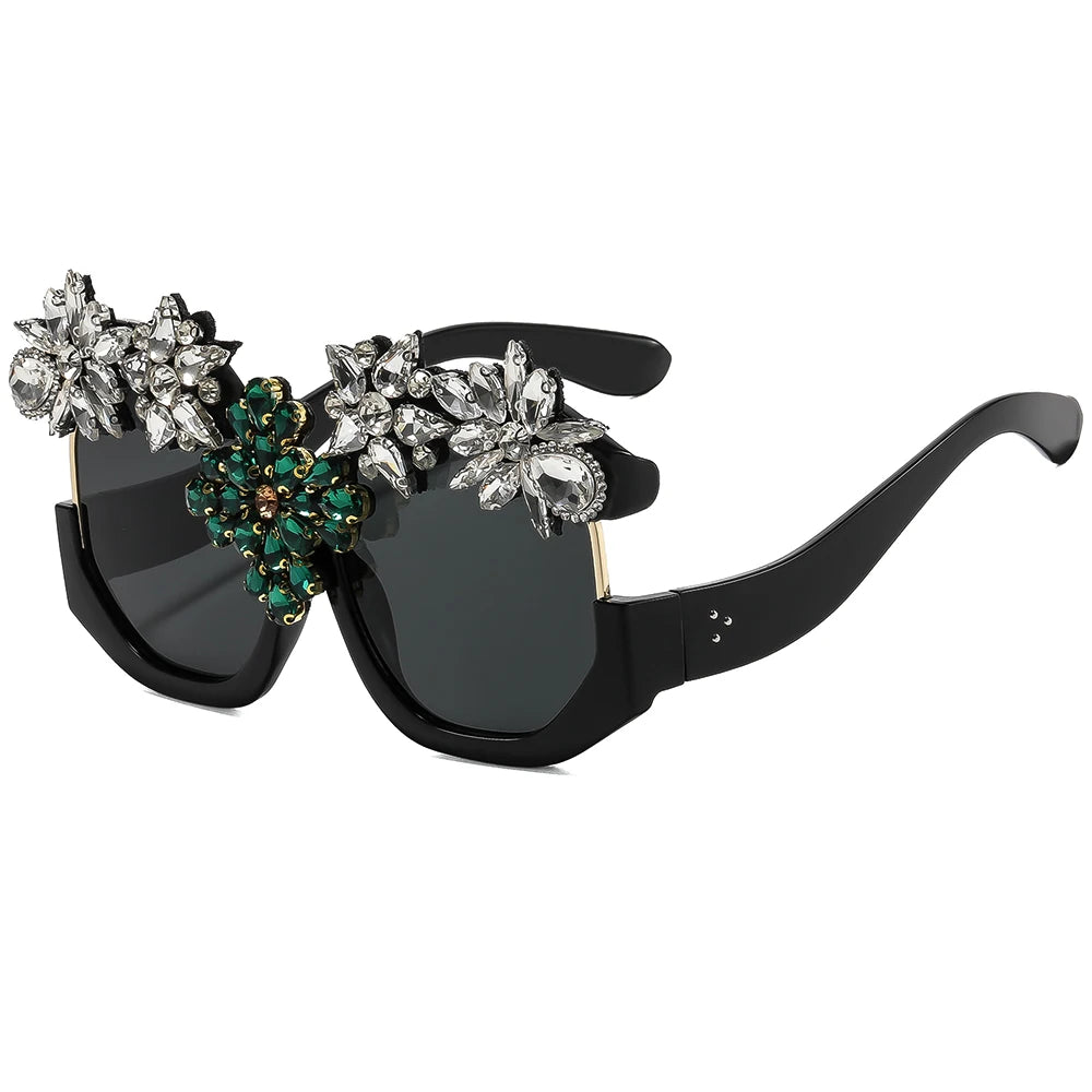 Oversized Floral Rhinestone Sunglasses Women Exaggerated Luxury Statement Eyewear for Retro Party Fashion Show V400