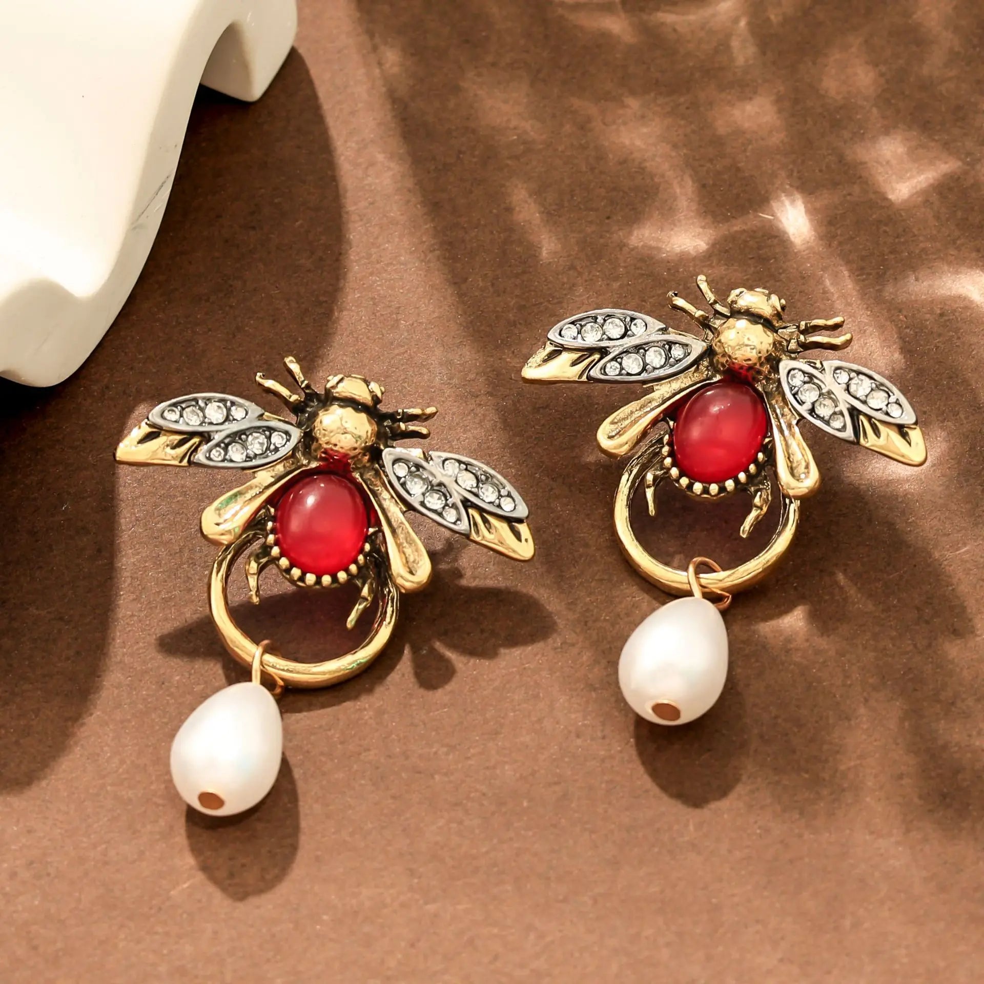 Retro Insect Water Drop Necklace Zinc Alloy — Gold | KIMLUD
