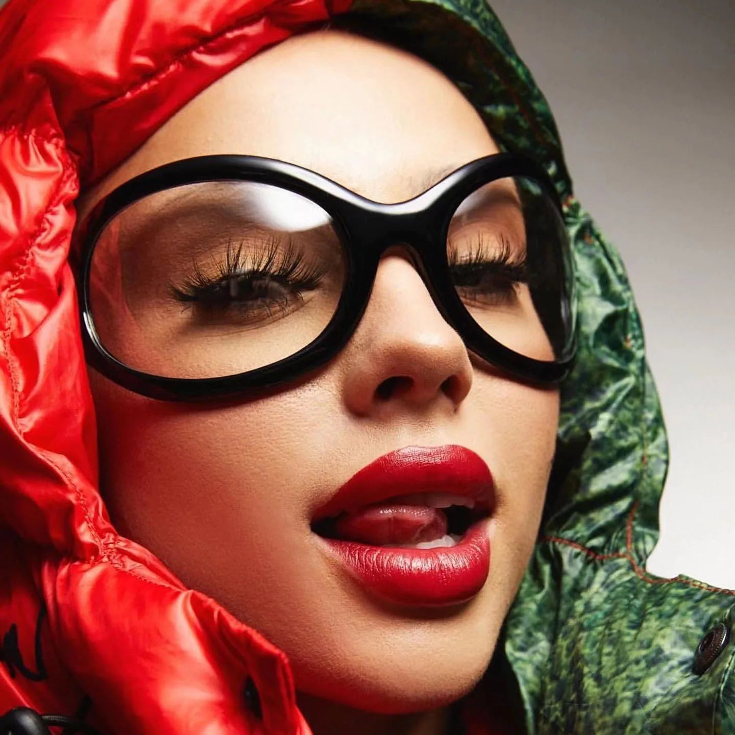 Oversized Oval Sunglasses Y2K Punk — Black | KIMLUD