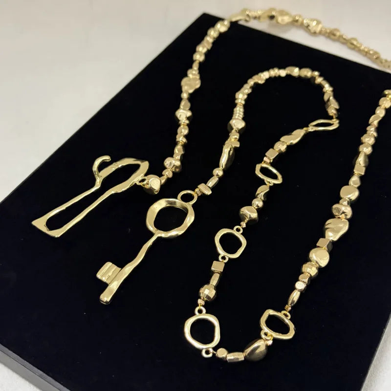 Brand Fashion Show Metal Alloy Lock Pendant Belt For Women Fashion Jewelry Trendy Girls' Sweater Dress Accessories