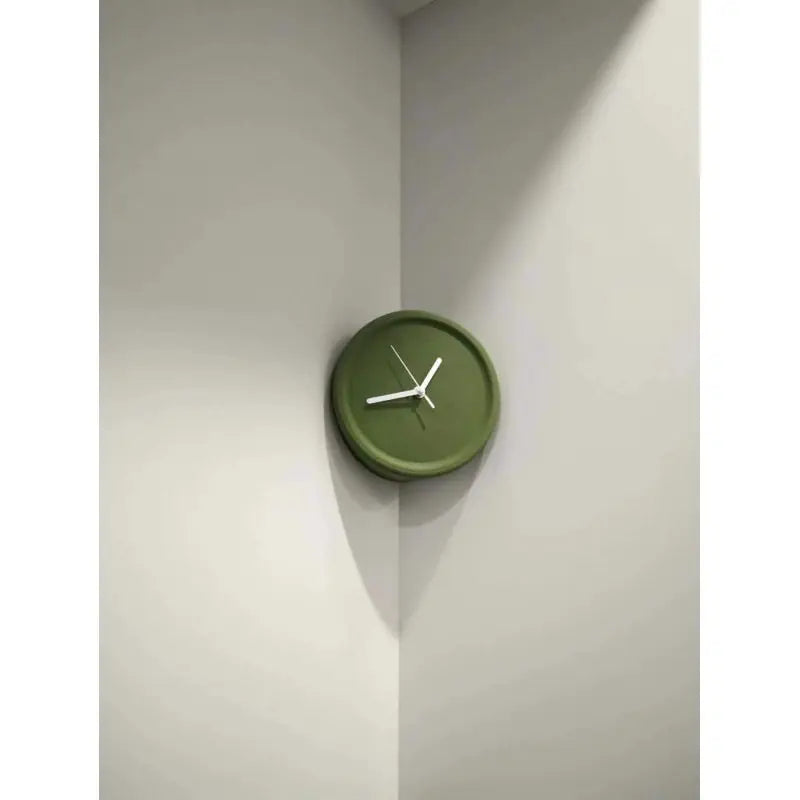 Nordic Minimalist Resin Wall Clock Xenomorph Design With Quiet Sweep Movement — Red | KIMLUD