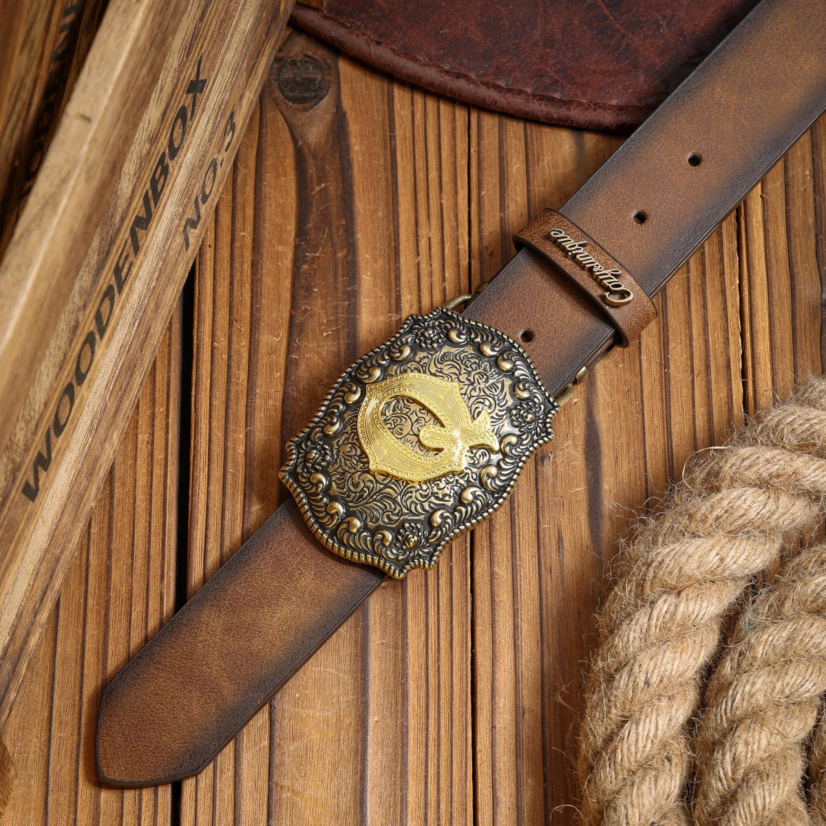 A PU belt suitable for both men and women, combining the style of western denim and retro, is perfect for daily casual outings
