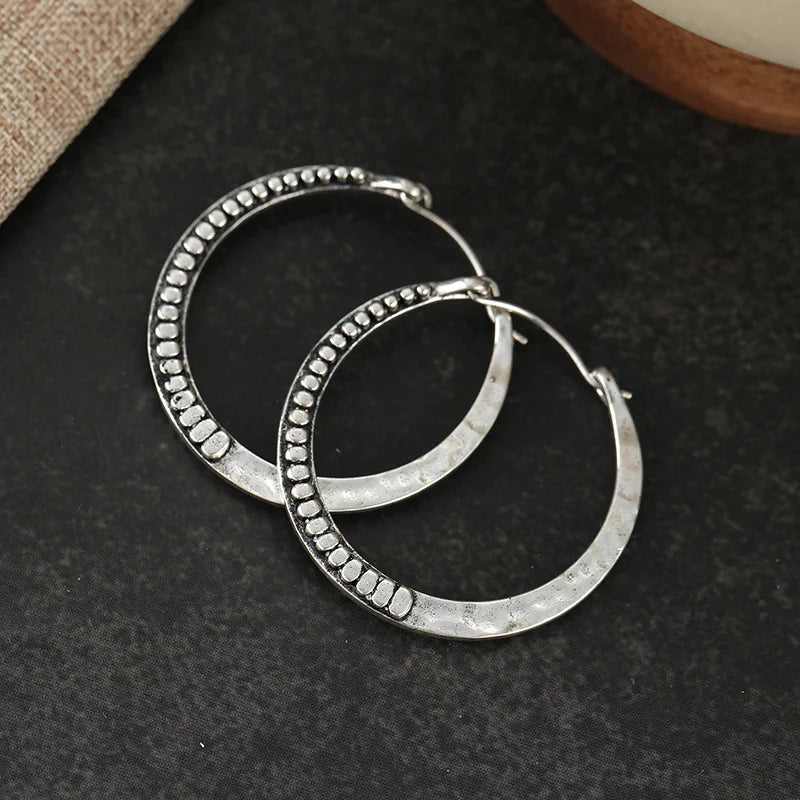 Hoop Earrings – Vintage Distressed Hammer-Embossed Bohemian – Copper – White | KIMLUD