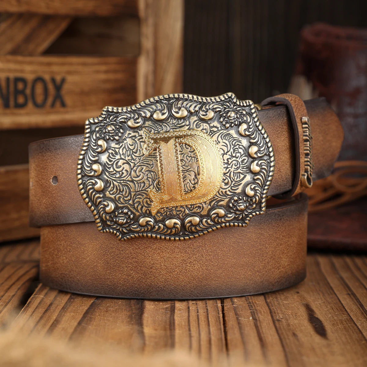 A PU belt suitable for both men and women, combining the style of western denim and retro, is perfect for daily casual outings