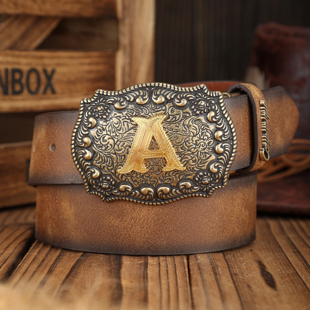 A PU belt suitable for both men and women, combining the style of western denim and retro, is perfect for daily casual outings