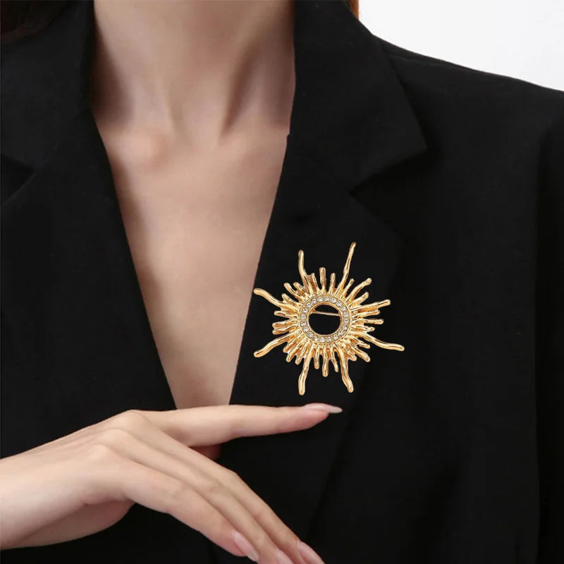 Hollow Sun-shaped Brooch Universal Alloy Badge for Men and Women Trendy Versatile Clothes Backpack Scarf Accessories Brooch