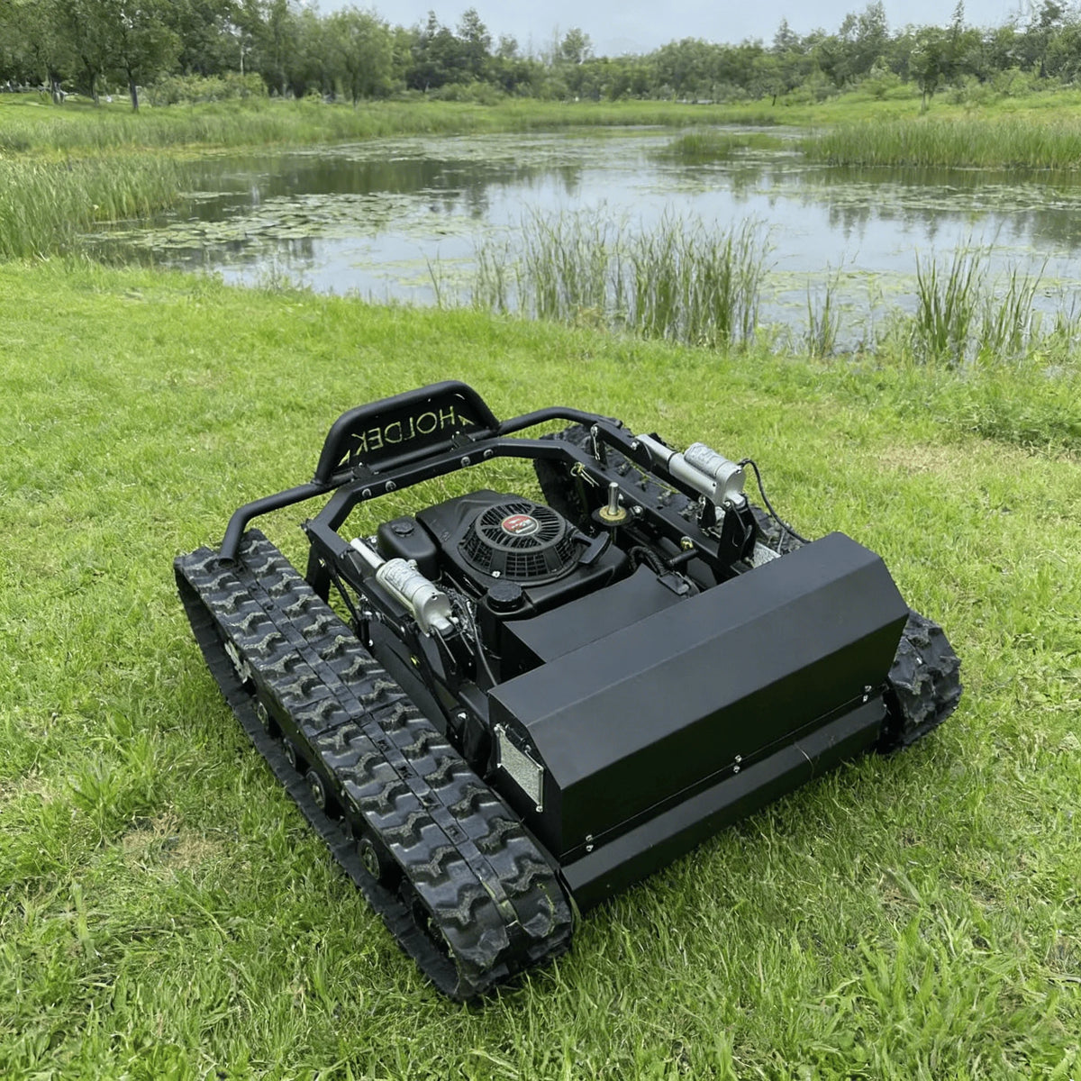 Remote-Controlled Lawn Mower – Petrol Powered – 90cm Cutting Width | KIMLUD