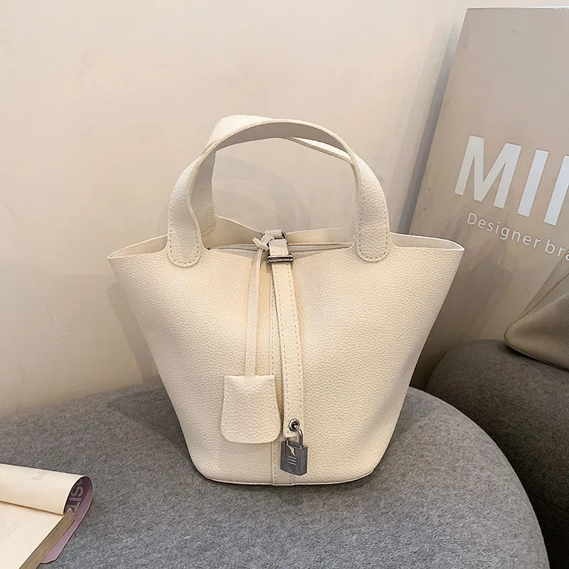 Fashionable 2023 New Women's Handbag Vintage Bucket Bag Niche Design High-end Feel Simple Tote Bag Waist Packs