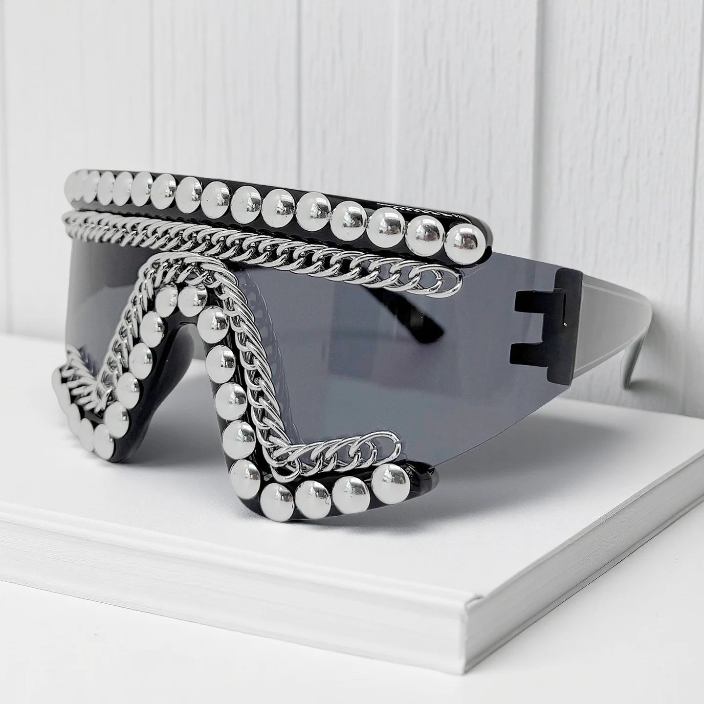Plastic Frame Studded Chain Sunglasses — Black | KIMLUD