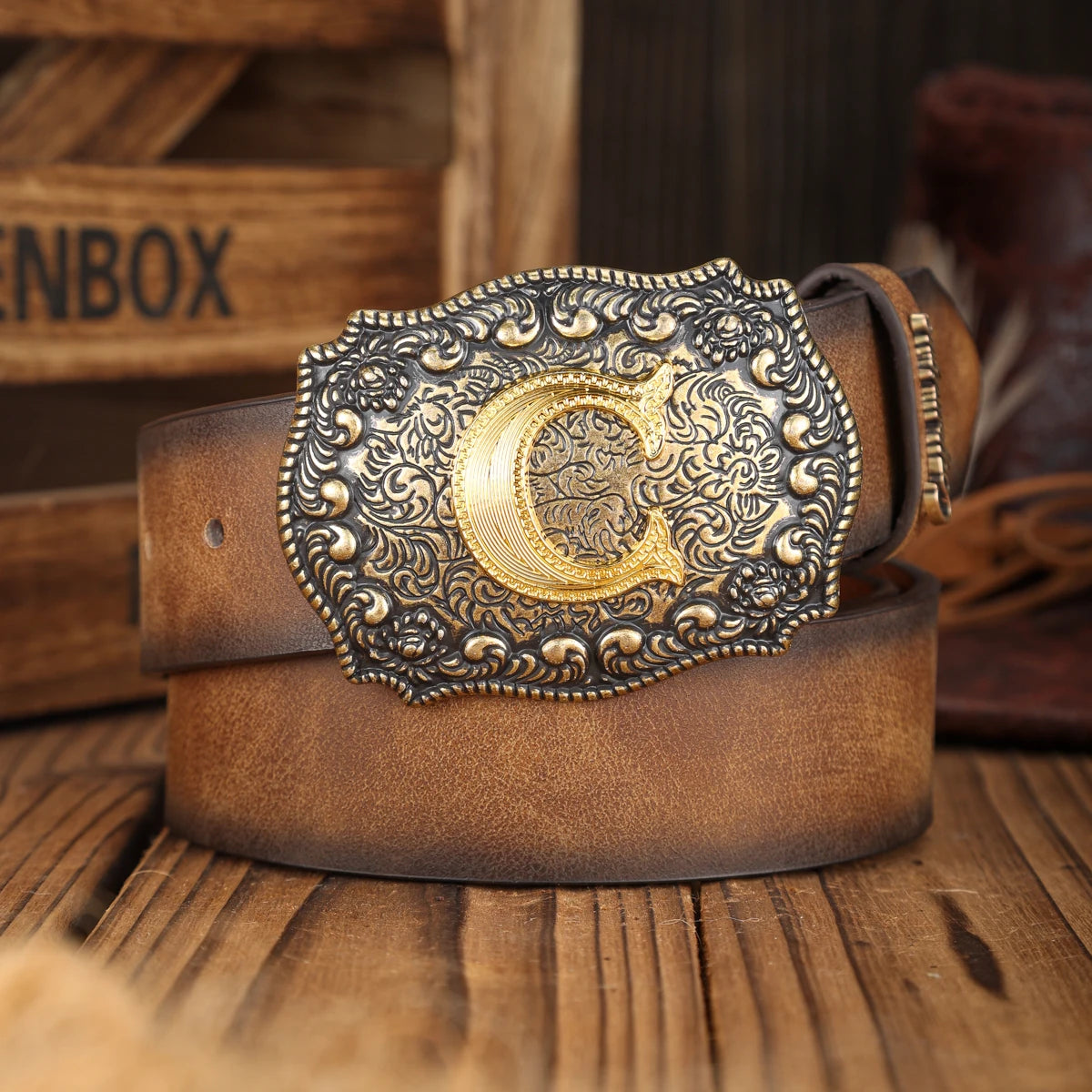 A PU belt suitable for both men and women, combining the style of western denim and retro, is perfect for daily casual outings