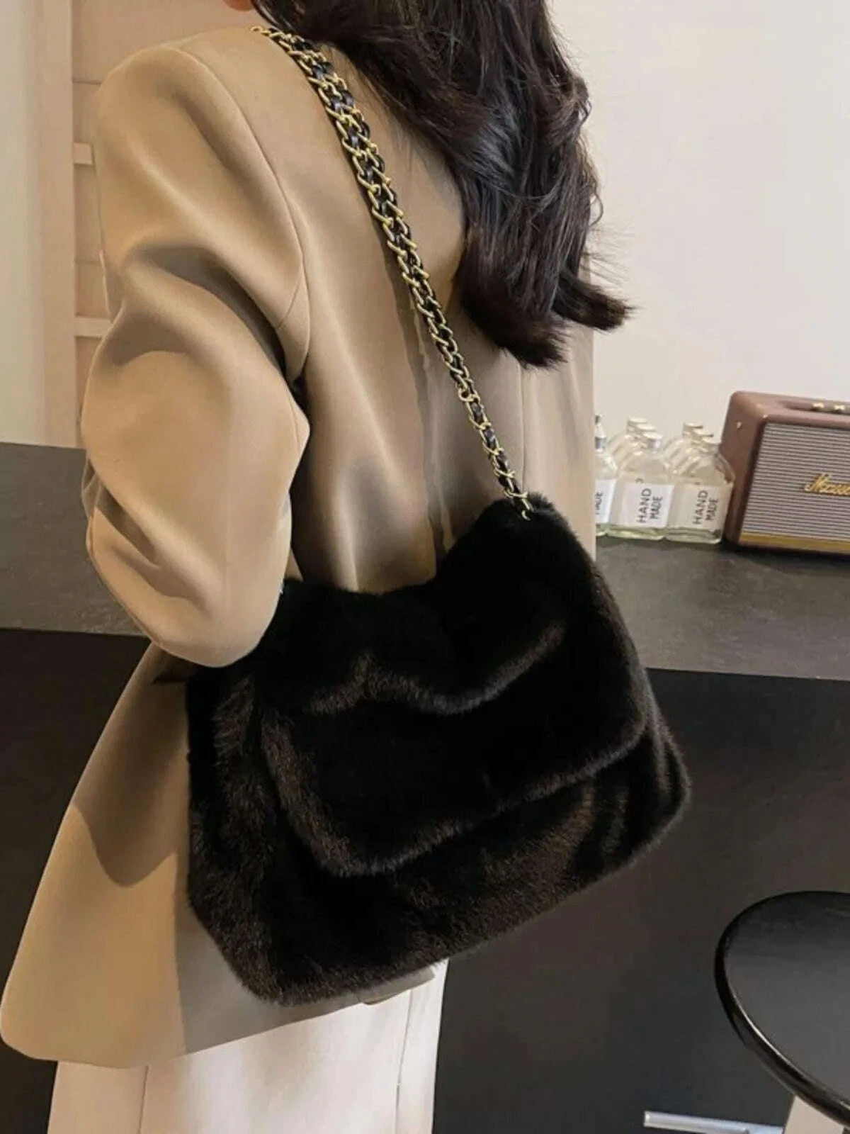 fashion-white-plush-tote-bag-women-casual-large-capacity-chain-one-shoulder-bags-autumnwinter-new-fake-fur-handbag-trendkimludkimlud-35556692