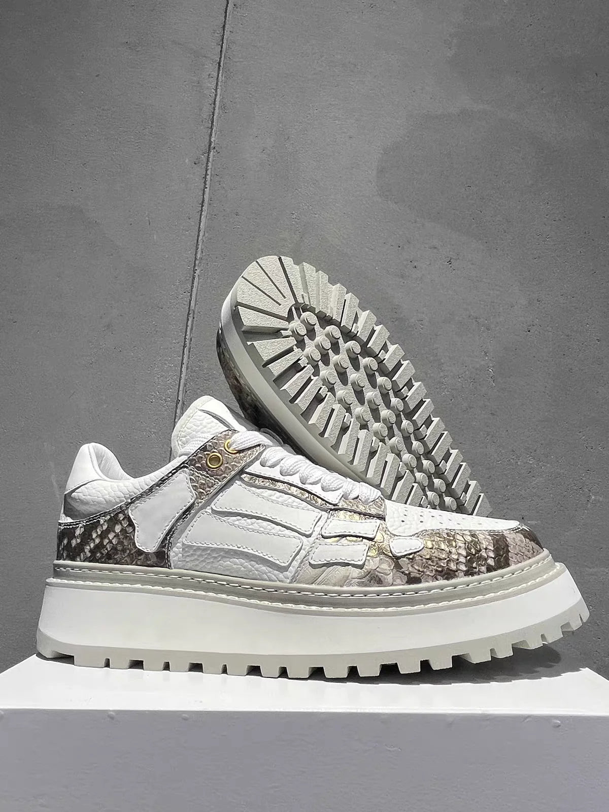 Men Genuine Leather Casual Shoes Personality Design Sport Shoe Outdoor Driving Jogging Shoes Men White Platform Sneakers Loafers