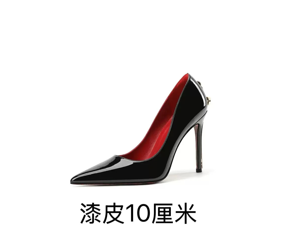 Patent PU Scepter High Heels Pointed Toe With Gold-Tone Stiletto — Black | KIMLUD