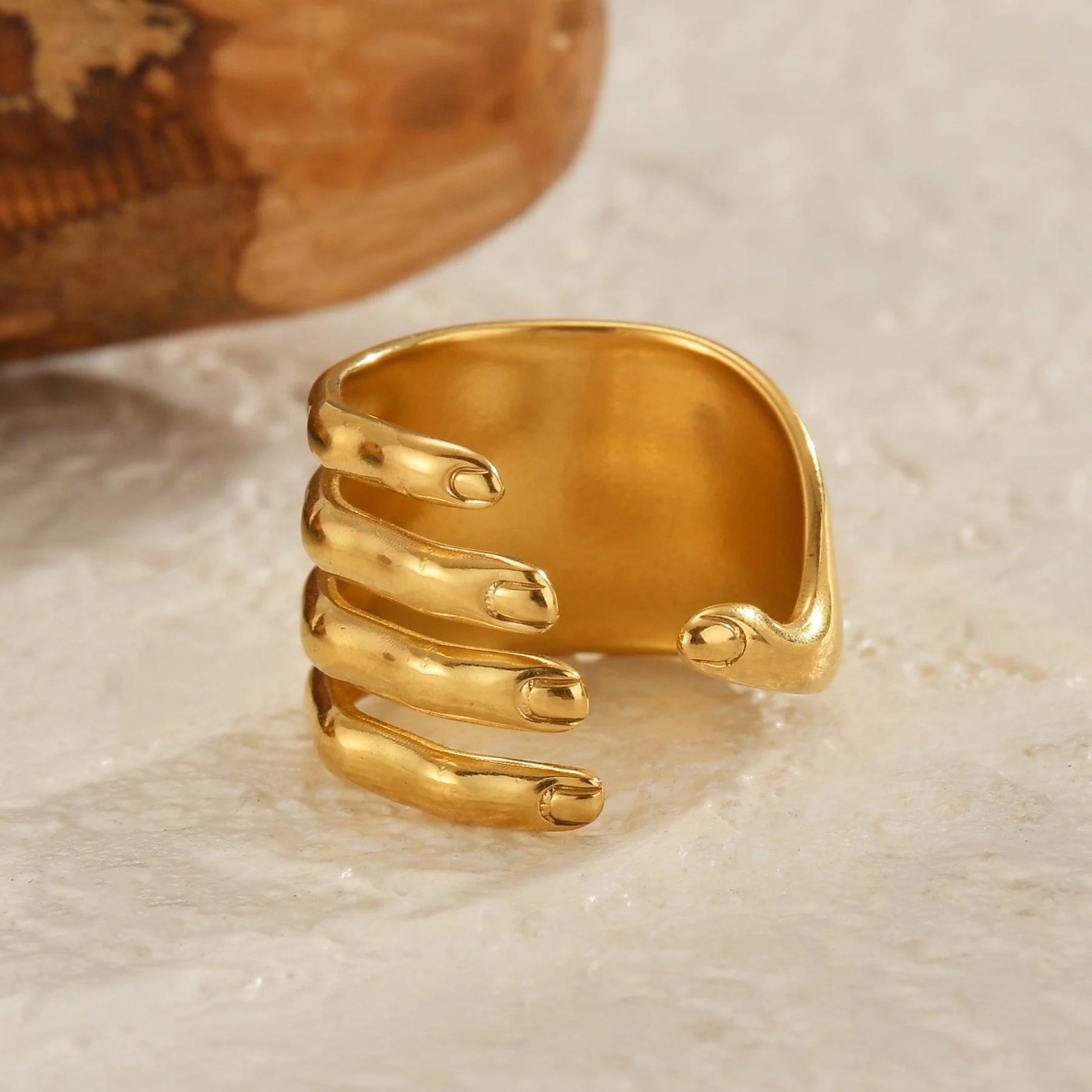 Freeteeme Vintage Palm Grip Wide Big Ring 2024 Adjustable Stainless Steel Hand Hug Ring for Women Men Gold Plated Male Jewelry