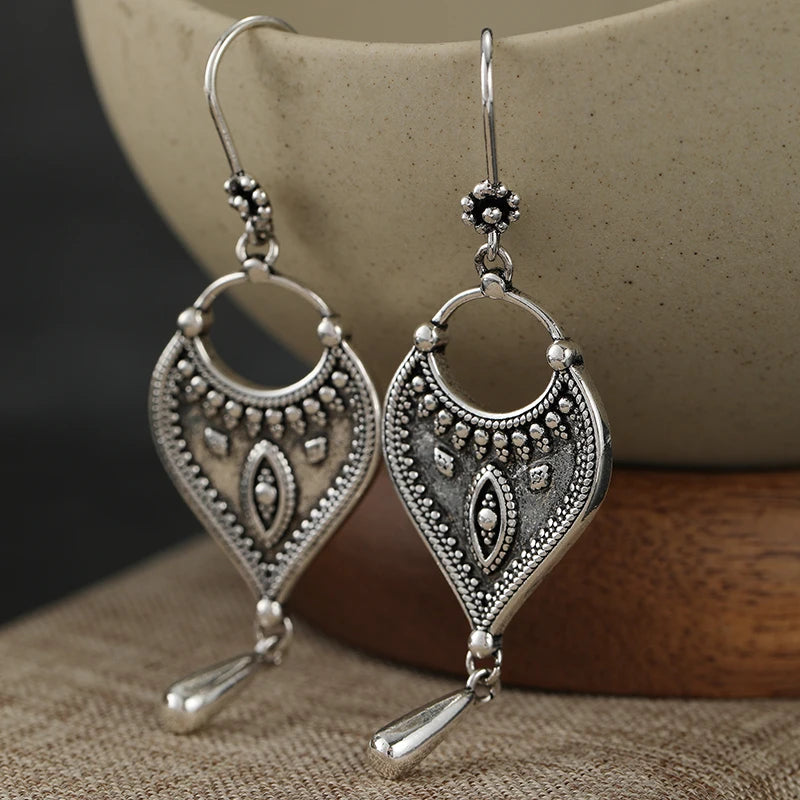 Vintage Bohemian Style Hand Carved Silvery Plated Hook Earrings Women's Elegant Charm Banquet Festival Jewelry Accessories Gifts