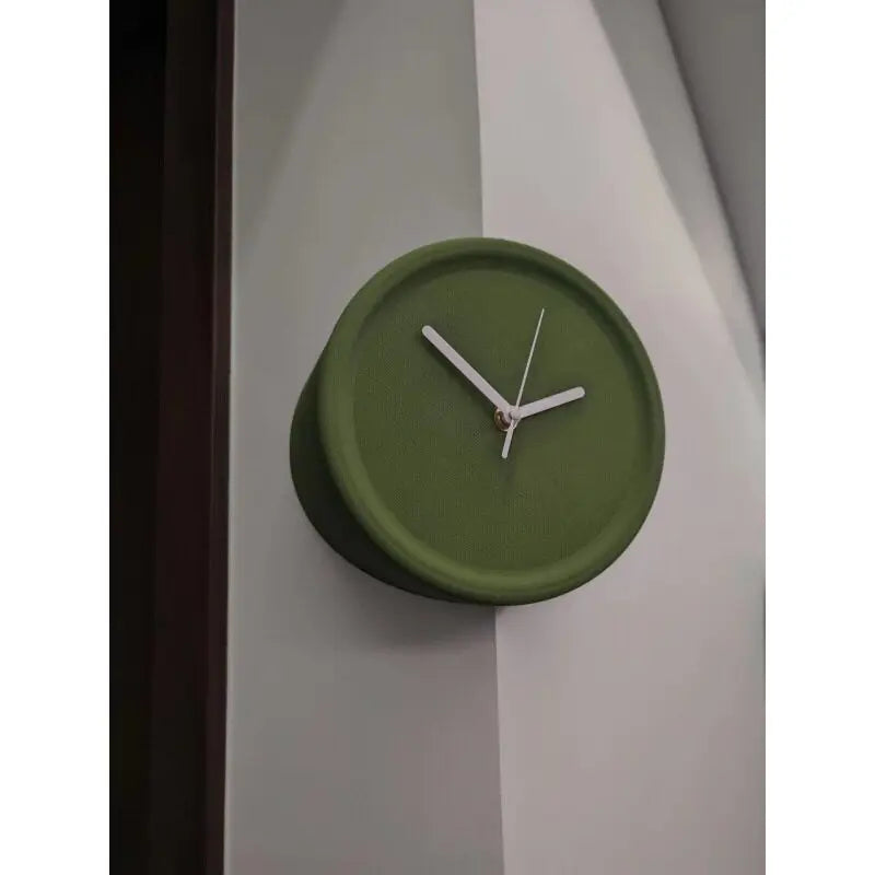 Nordic Minimalist Resin Wall Clock Xenomorph Design With Quiet Sweep Movement — Red | KIMLUD