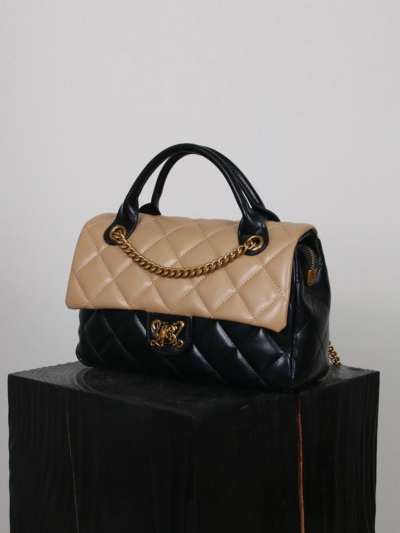 Leather Rhombic Embroidered Chain Bag — Black | KIMLUD