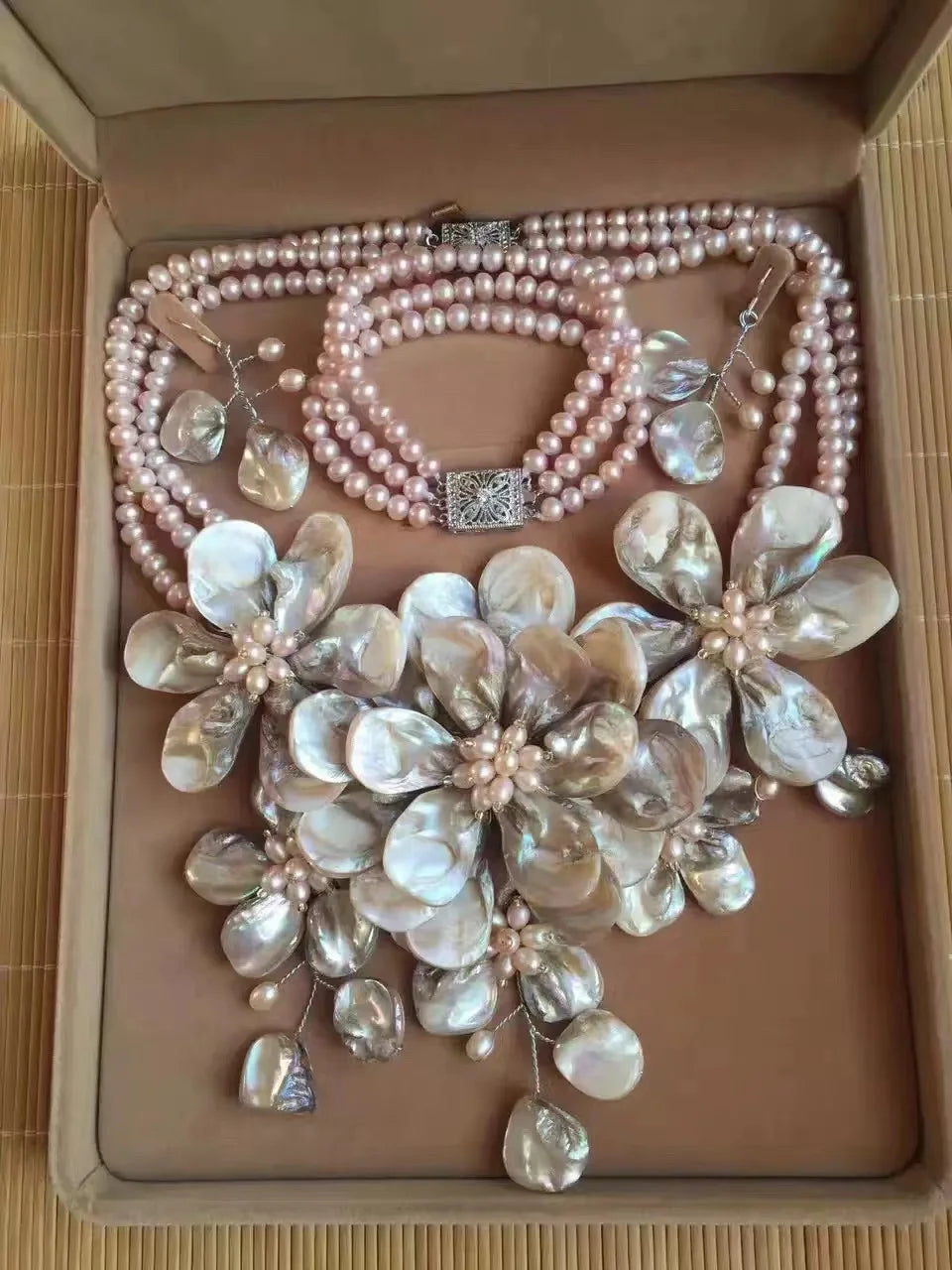 Women's 18" Pink Pearl and  White Shell Flower Statement Necklace and Bracelet Earring Set