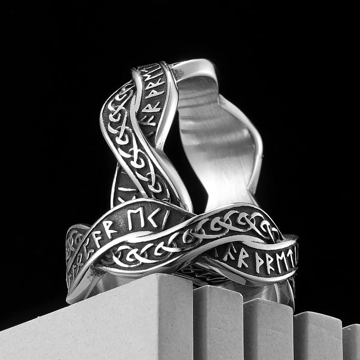 Viking Letter Character Unique Stainless Steel Men Rings Punk New In For Male Women Fashion Jewelry Creativity Gift Wholesale