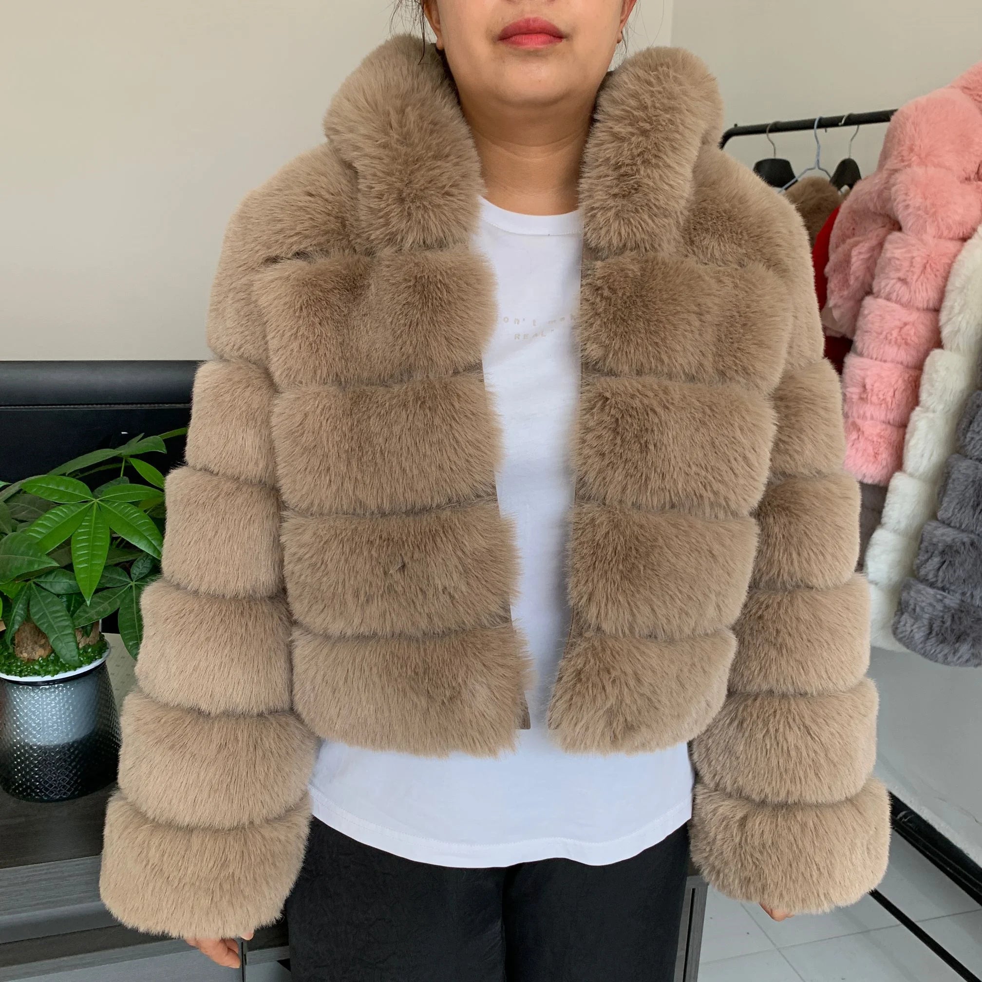 Women's faux fur coat hooded hot selling winter fashion warm hooded fur coat imitation fox faux fur good quality