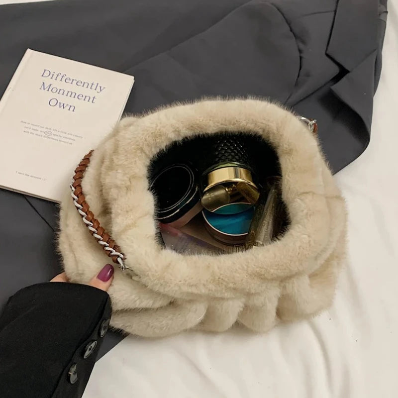 Pleated Design Faux Fur Shoulder Bags For Women 2026 Luxury Designer Purses And Handbags Winter Warm Soft Plush Hobo Bags