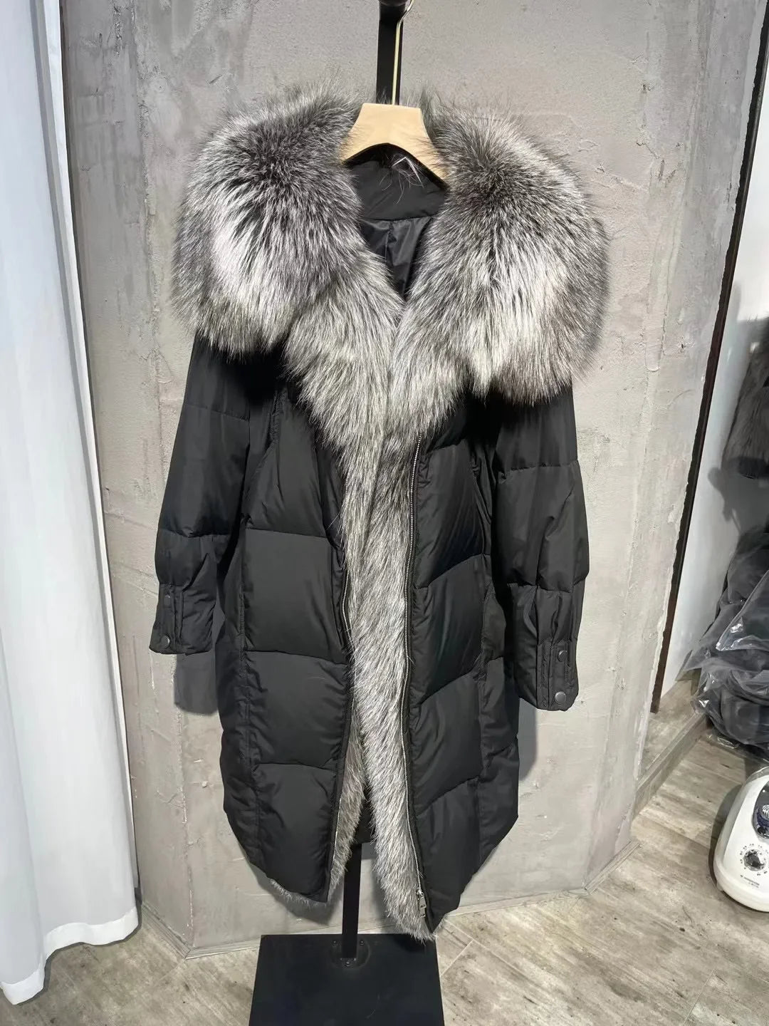 Hot Sales New Winter Long Goose Down Female Parka Fashion Thicken Warm Down Jacket with Large Real Fox Fur Collar Women Overcoat