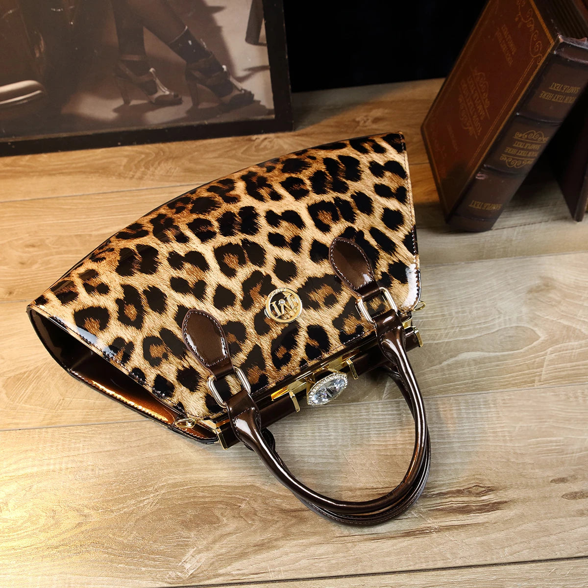 Luxury Designer Shoulder Bag Women Phone Pocket Leopard Pattern Diagonal Cross Bag Patent Leather Glossy Retro Versatile Handbag