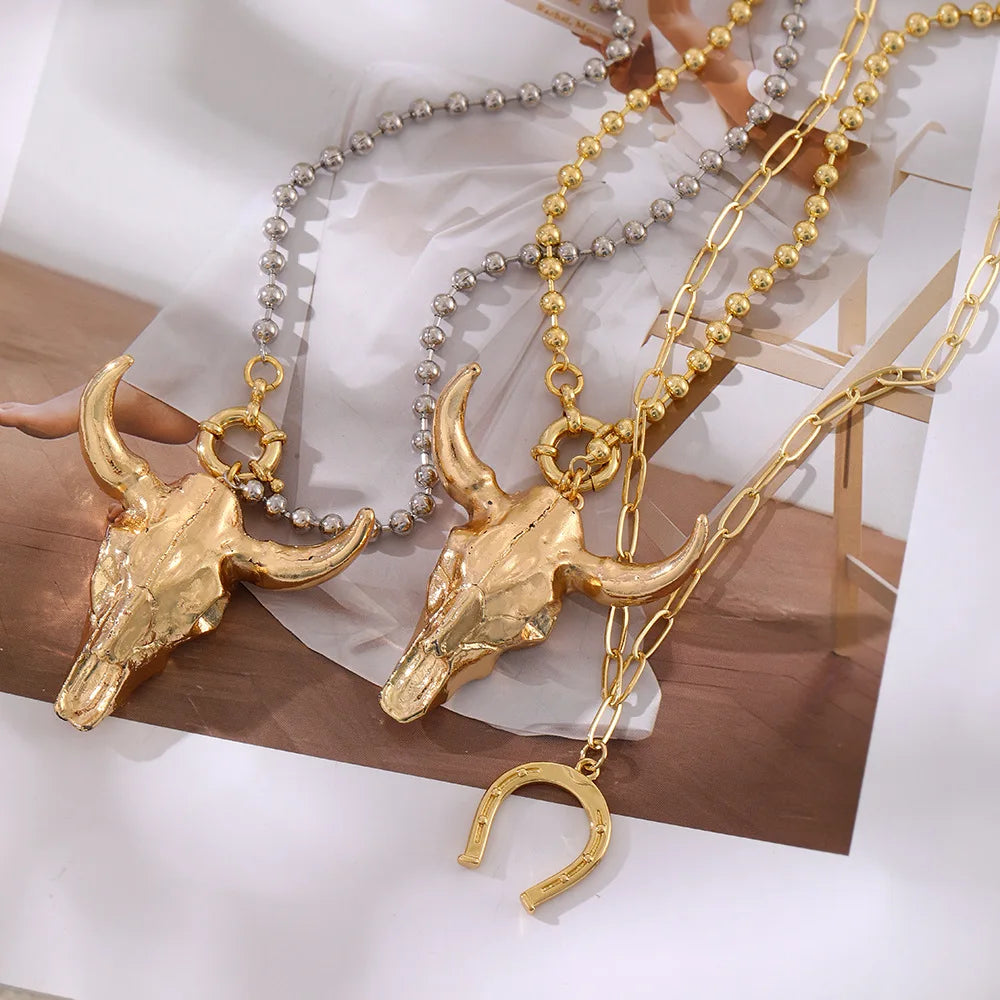 Pendant Necklace – Bull Head Horseshoe – Copper Alloy – Gold | KIMLUD
