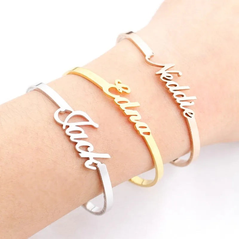 Engraved Cuff Bracelet Numeral Name — Gold | KIMLUD