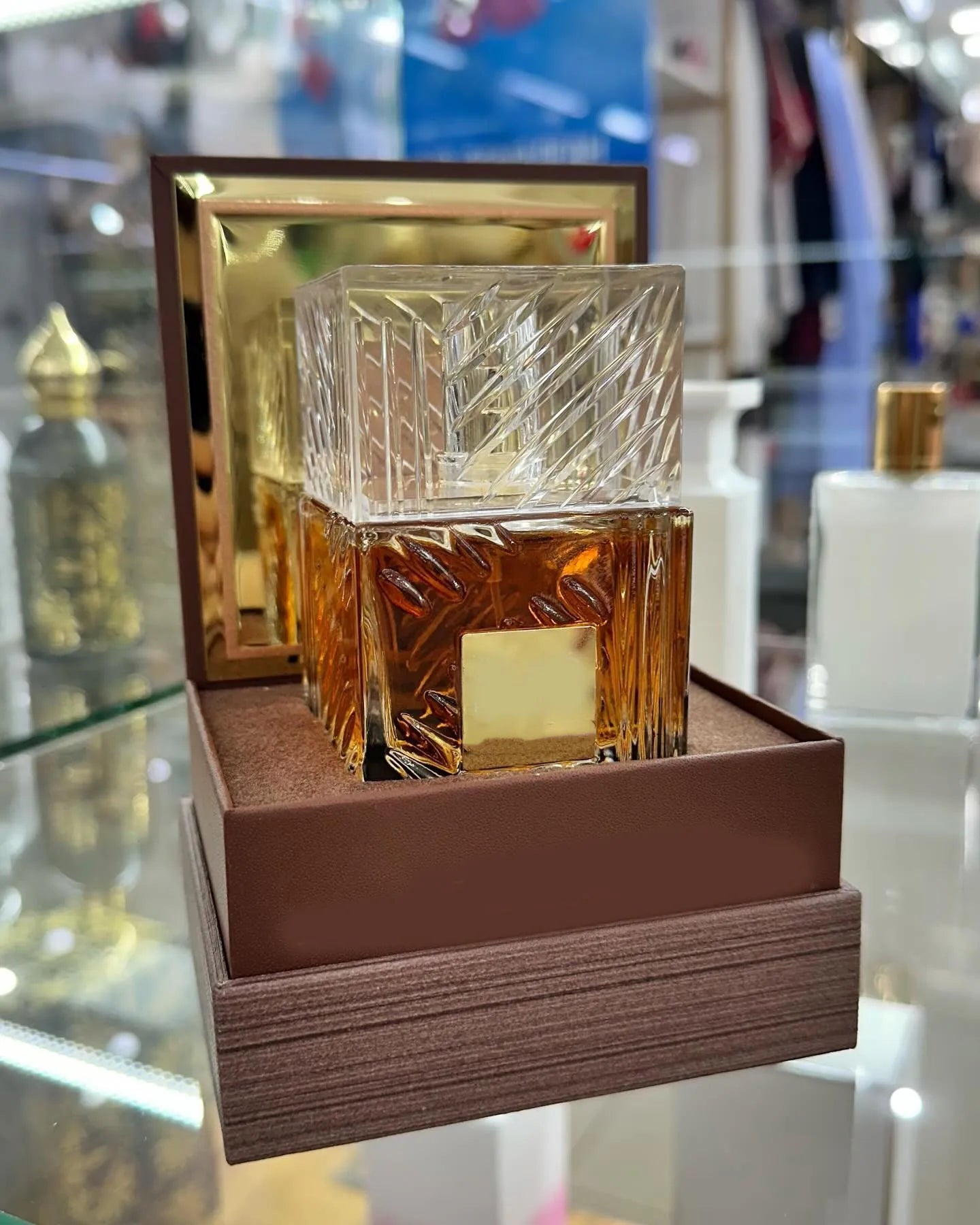 Oud Amber Oriental Unisex Perfume — Gold | KIMLUD