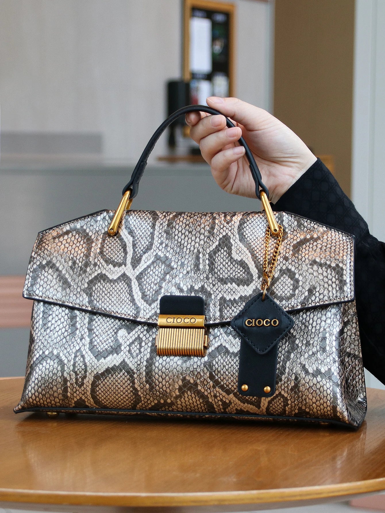 2026 New Retro Blue Snake-Shaped High-Grade Handbag Fashion Luxury Handbag Lightweight Large-Capacity One-Shoulder Mensen