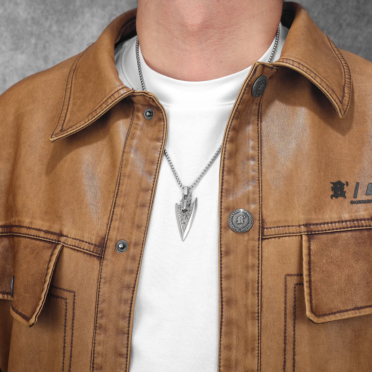 Retro Spear Arrow Carving Men Necklaces With Pendant Stainless Steel Jewelry For Male Women Punk Accessories Gifts Wholesale