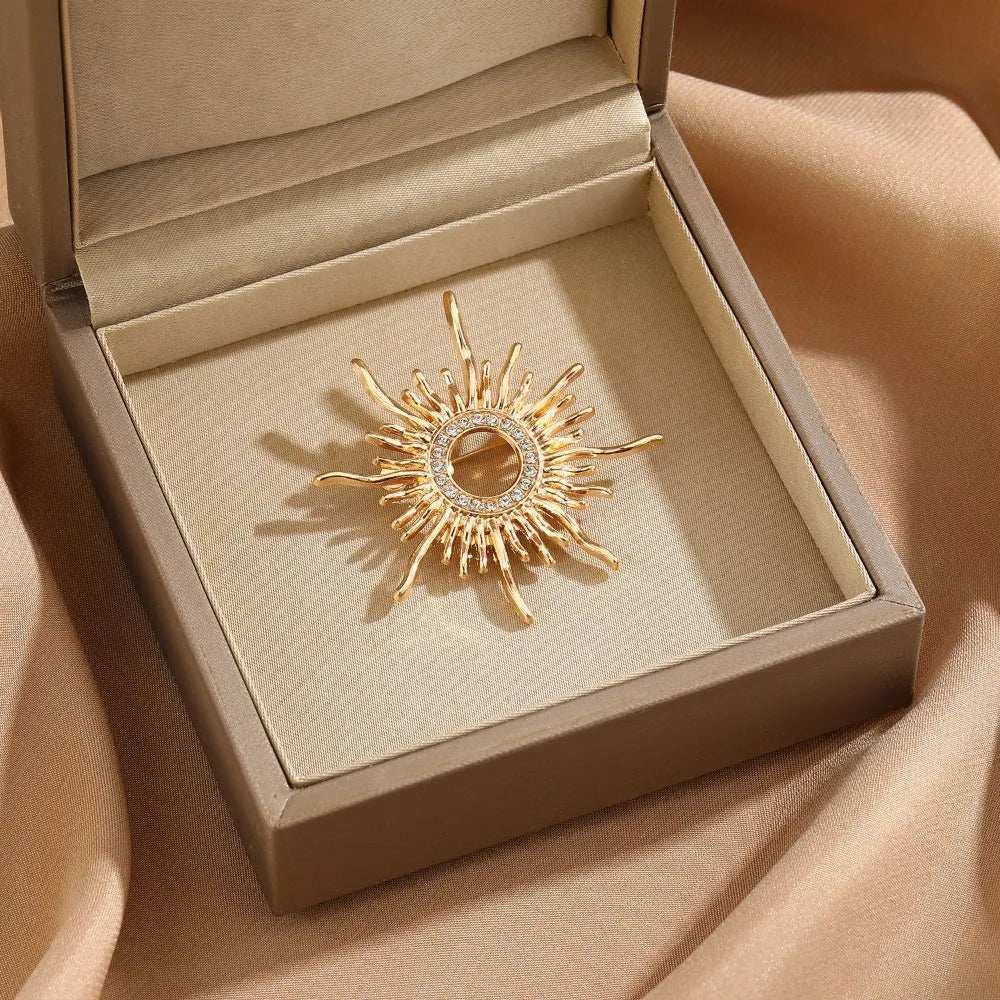 Hollow Sun-shaped Brooch Universal Alloy Badge for Men and Women Trendy Versatile Clothes Backpack Scarf Accessories Brooch