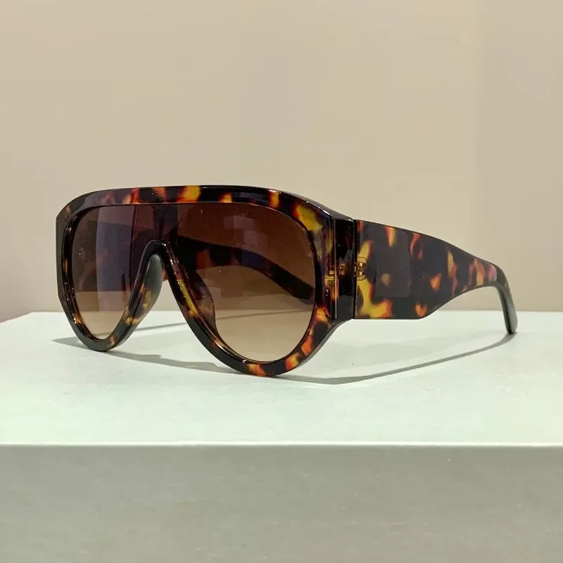 Sunglasses Oversized Gradient Plastic Frame Black | KIMLUD