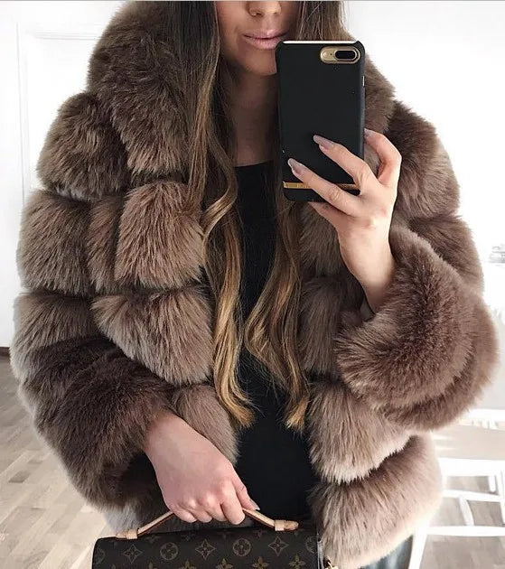 Ladies Fox Coat Luxury Faux Fox Fur Short Hooded Jacket Women Fashion Winter Warm Thick Fake Fur Coats Flurry Fur Overcoat 2024