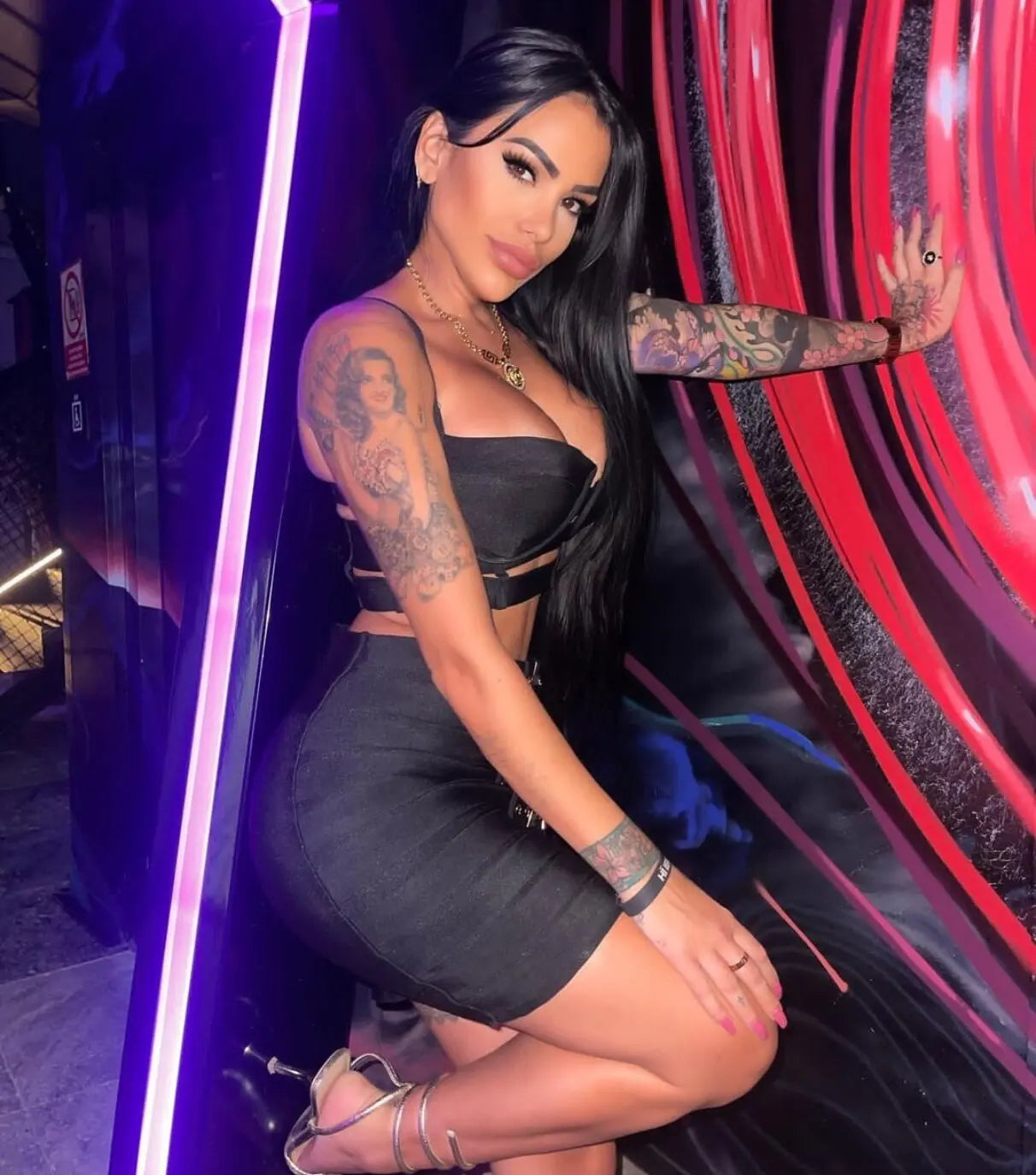 2023 New Arrival Women Sexy Bandage Tops Fashion Pencil Skirts Set Nightclub Party Celebrate Women's Set High Quality