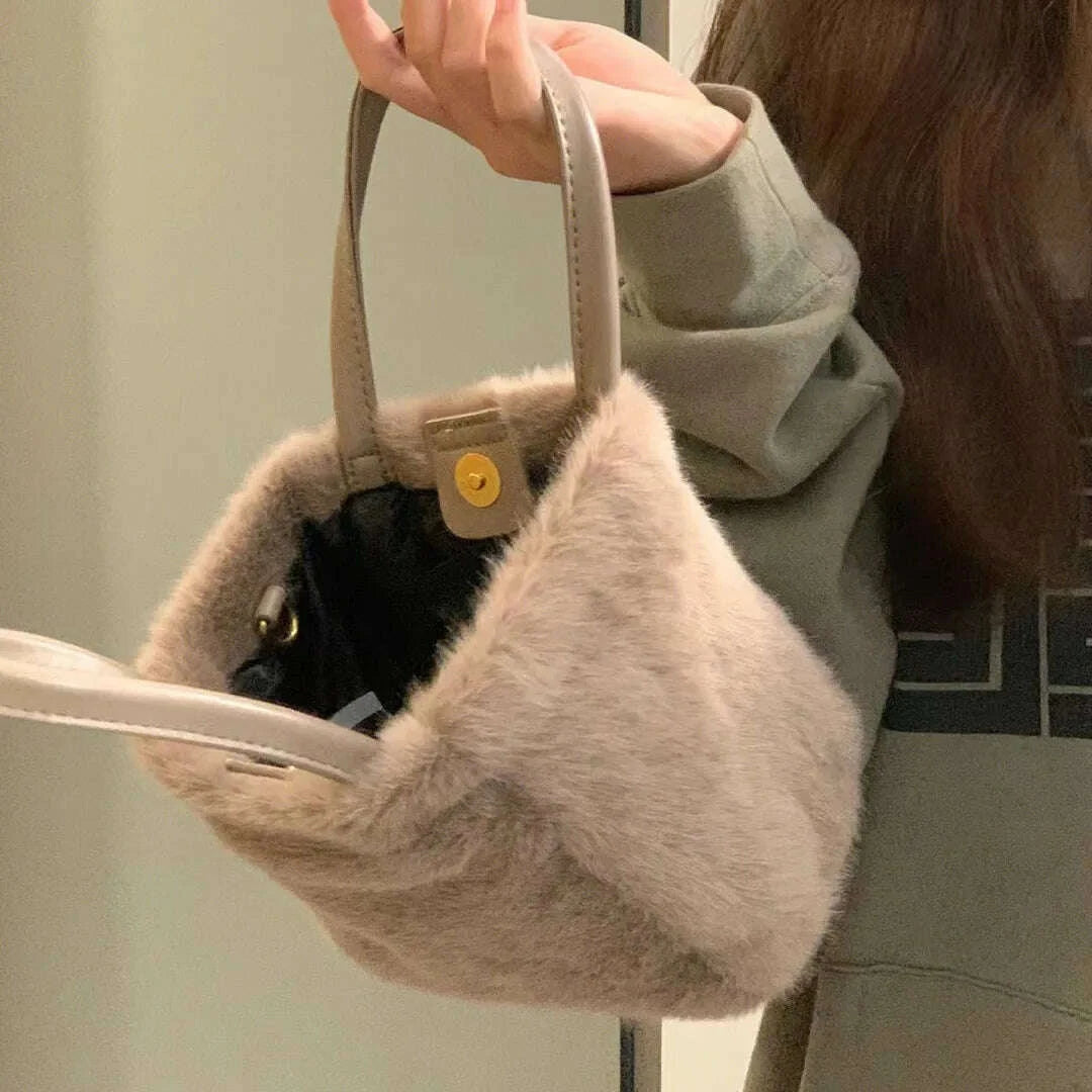 2025-new-khaki-plush-bag-hand-held-bucket-bag-womens-korean-style-commuting-small-bag-fashionable-and-versatile-fur-shoulder-bakimludkimlud-35556378