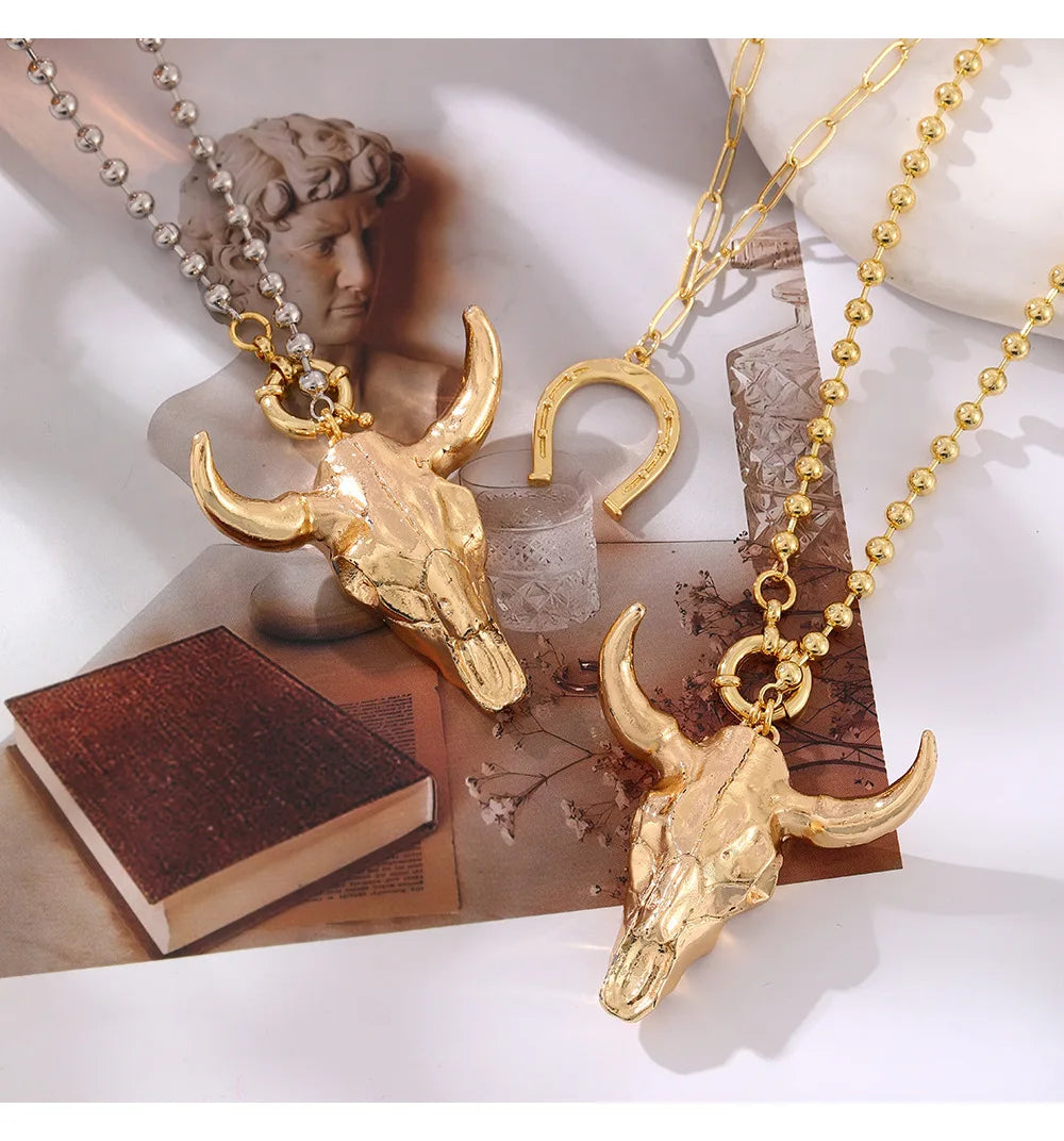 Pendant Necklace – Bull Head Horseshoe – Copper Alloy – Gold | KIMLUD