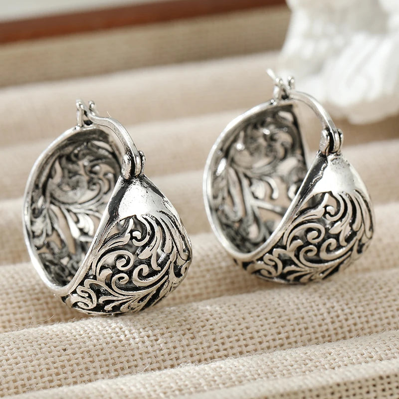 Ethnic Style Artistic Hollowed Curly Vine Silvery Hoop Earrings for Women Vintage Exquisite Banquet Vacation Jewelry Accessories