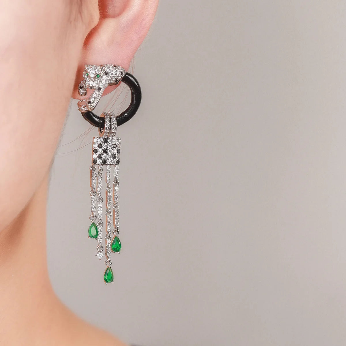 Women New openwork Earrings 925 Silver Needle Leopard Head Tassel inset Zircon