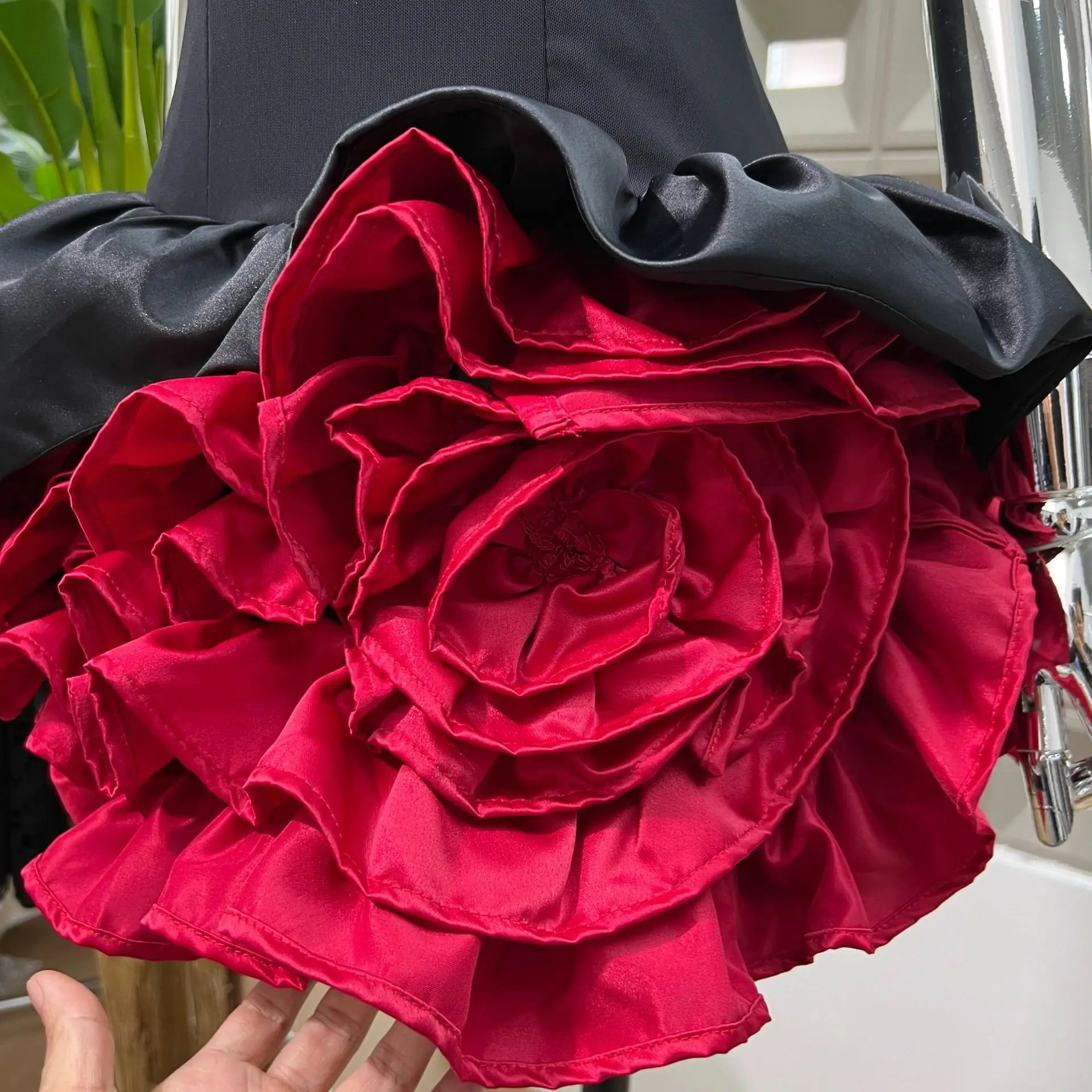 Women's Sweet Round Neck Sleeveless Slim Waist Short Mini Dress French Retro 3D Rose Birthday Dress Spicy Girl Floral Bud Dress