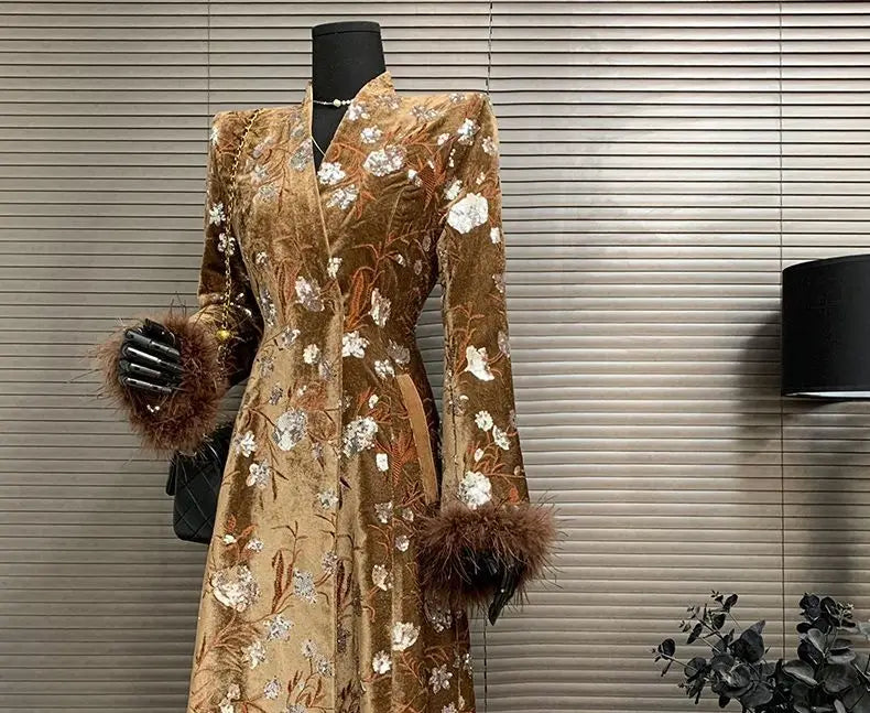 Golden Velvet Sequins Windbreaker Coat Autumn/Winter New English style Luxury Sequin Embroidered Women's Coat