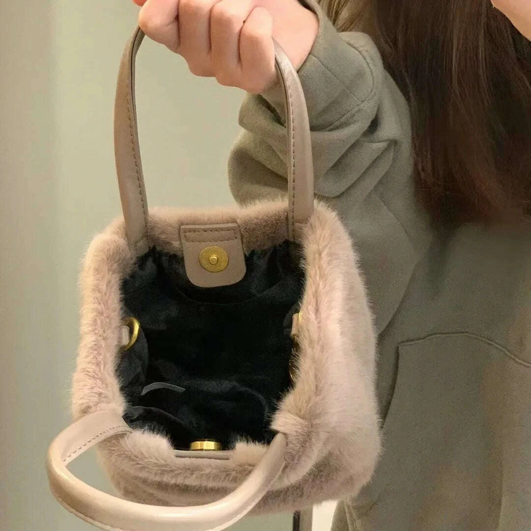 2025-new-khaki-plush-bag-hand-held-bucket-bag-womens-korean-style-commuting-small-bag-fashionable-and-versatile-fur-shoulder-bakimludkimlud-35556377